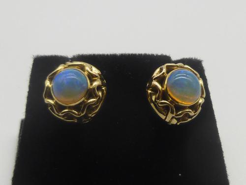 9ct Gold Opal Screw Fitting Earrings (1 of 6)