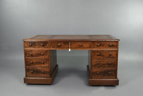 Large Victorian Flame Mahogany Pedestal Desk (1 of 6) Large Victorian Flame Mahogany Pedestal Desk (1 of 6)