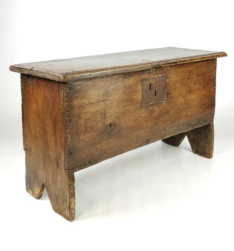 Small 17th Century Oak Plank Coffer (1 of 6)