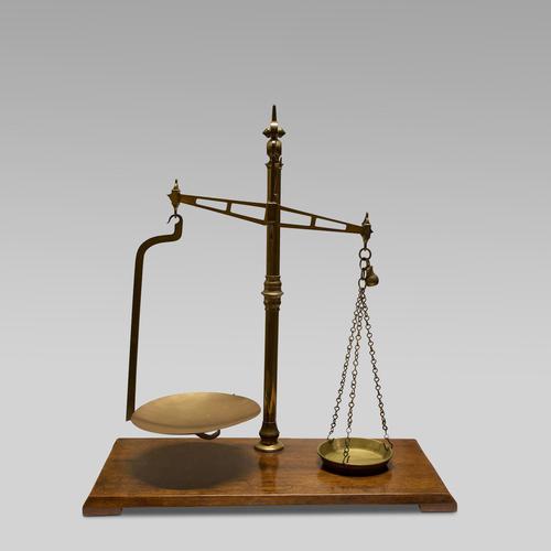 Late 19th Century English Southampton Scales Set (1 of 2) Late 19th Century English Southampton Scales Set (1 of 2)