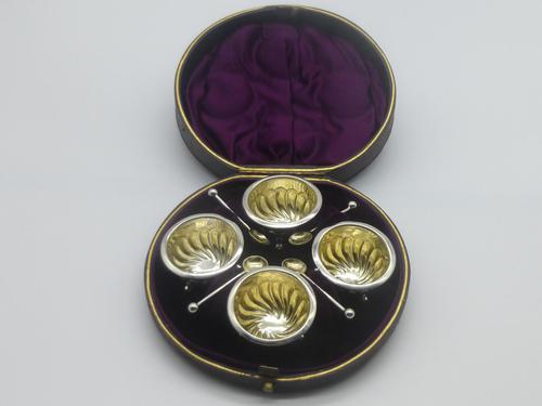 Boxed Set of 4 Silver Salts & Spoons (1 of 7) Boxed Set of 4 Silver Salts & Spoons (1 of 7)