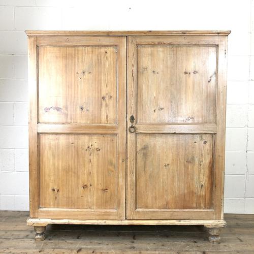 Large Antique Pine Cupboard (1 of 11) Large Antique Pine Cupboard (1 of 11)