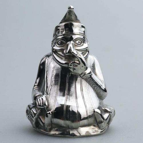 A Rare & Fine Solid Silver Novelty Mr Punch Pepper Shaker William Sparrow C.1903 (1 of 8) A Rare & Fine Solid Silver Novelty Mr Punch Pepper Shaker William Sparrow C.1903 (1 of 8)