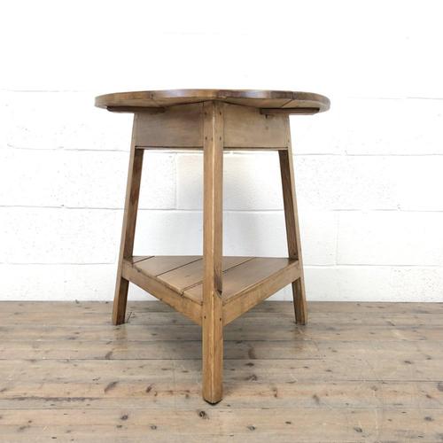 Antique Pine Tripod Side Table (m-2269) (1 of 8) Antique Pine Tripod Side Table (m-2269) (1 of 8)