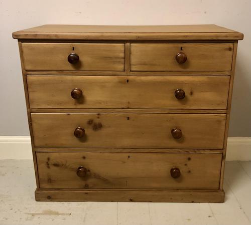 Pine Chest of Five Drawers (1 of 9) Pine Chest of Five Drawers (1 of 9)