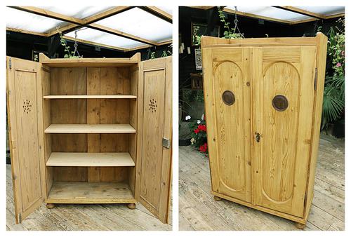 Fabulous Old Pine 2 Door Cupboard / Linen Cupboard / Food / Larder with Shelves  - We Deliver! (1 of 11)