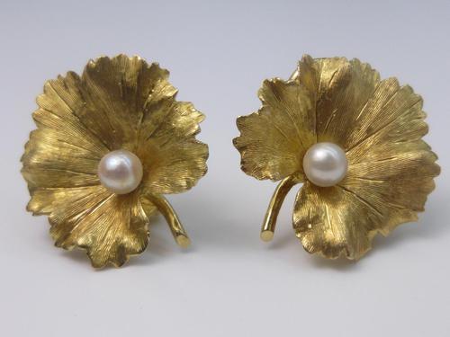 18ct Gold Pearl Earrings (1 of 7) 18ct Gold Pearl Earrings (1 of 7)