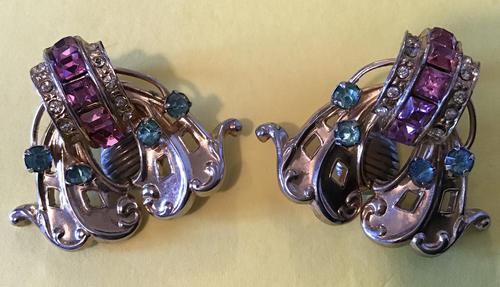 Very Decorative Pair of Coro Clip on Earrings (1 of 5) Very Decorative Pair of Coro Clip on Earrings (1 of 5)