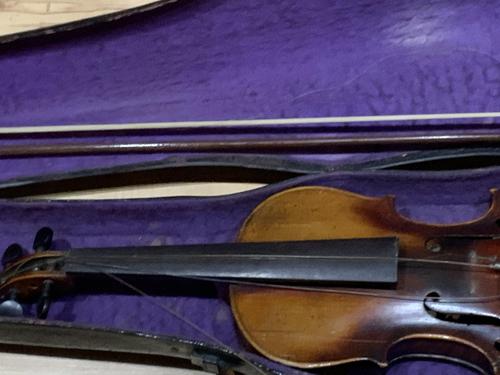 Violin & Case with Bow Victorian (1 of 12) Violin & Case with Bow Victorian (1 of 12)