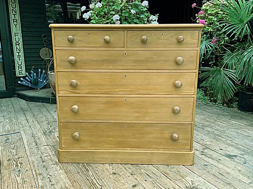 Beautiful Old Pine Chest Of Six Drawers / Sideboard (1 of 8) Beautiful Old Pine Chest Of Six Drawers / Sideboard (1 of 8)