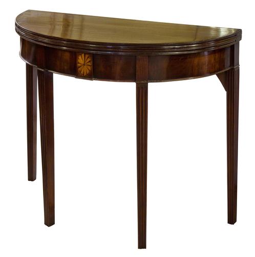 A Georgian Mahogany Tea Table. (1 of 8) A Georgian Mahogany Tea Table. (1 of 8)