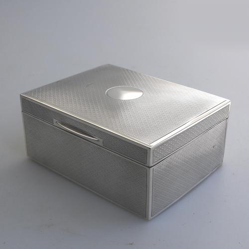 Good & Attractive Art Deco Good Sized Solid Silver Cigarette Box c.1925 (1 of 9)