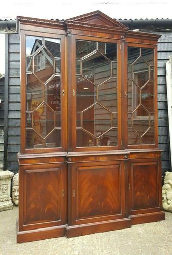 Reprodux Bevan Funnell Mahogany Breakfront Library Bookcase (1 of 5)