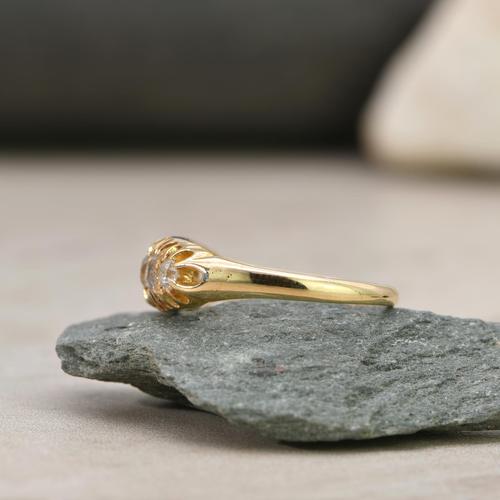The Vintage 1930s Five Diamond Claw Set Ring (1 of 4) The Vintage 1930s Five Diamond Claw Set Ring (1 of 4)