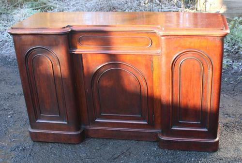 1900's Large Mahogany 3 Door Sideboard with Slides (1 of 5)