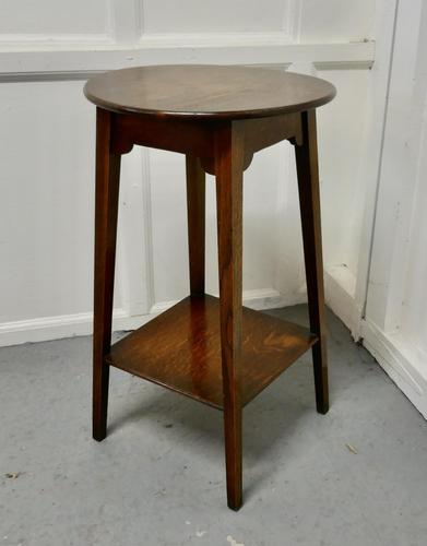 Attractive Round Oak Occasional Table, with Undertier (1 of 6) Attractive Round Oak Occasional Table, with Undertier (1 of 6)