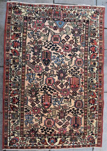 Old Baktiari Village Rug 200x140cm (1 of 6) Old Baktiari Village Rug 200x140cm (1 of 6)
