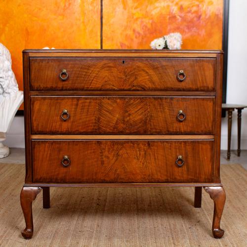 Walnut Chest of Drawers Queen Anne Style c.1920 (1 of 11)