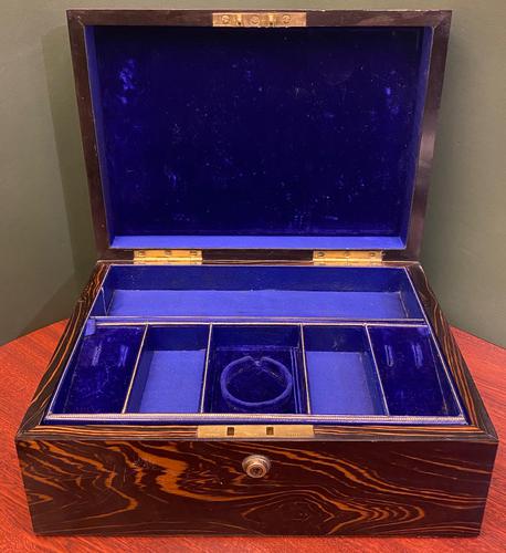 Good Quality Fully-fitted Coromandel-wood Jewellery Box (1 of 6)