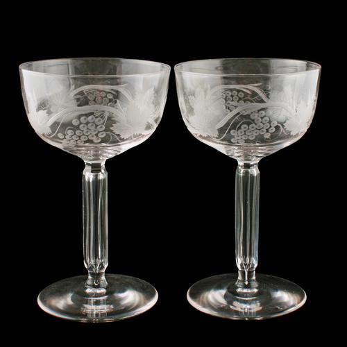 Fine Pair of Engraved Champagne Glasses (1 of 8) Fine Pair of Engraved Champagne Glasses (1 of 8)