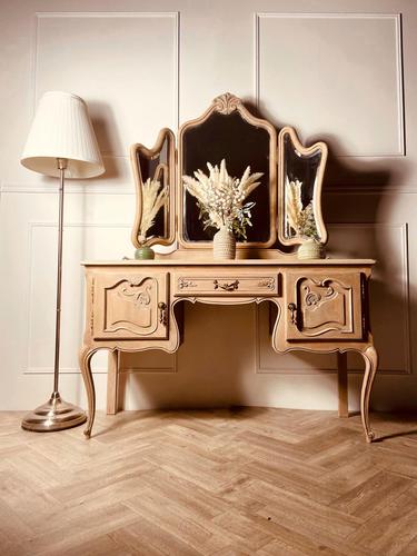 French Vintage Dressing Table / Vanity Table (1 of 11) French Vintage Dressing Table / Vanity Table (1 of 11)