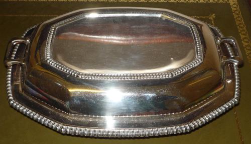 Silver Plated Entree Dish by Elkington c.1930 (1 of 2) Silver Plated Entree Dish by Elkington c.1930 (1 of 2)