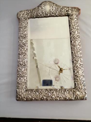 Fine Quality Silver Easel Mirror (1 of 5) Fine Quality Silver Easel Mirror (1 of 5)