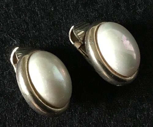 Pair of Vintage Christian Dior Earrings (1 of 5) Pair of Vintage Christian Dior Earrings (1 of 5)