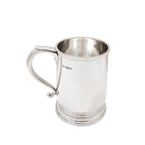 Sterling Silver Pint Mug / Tankard 1944 (1 of 8) Sterling Silver Pint Mug / Tankard 1944 (1 of 8)
