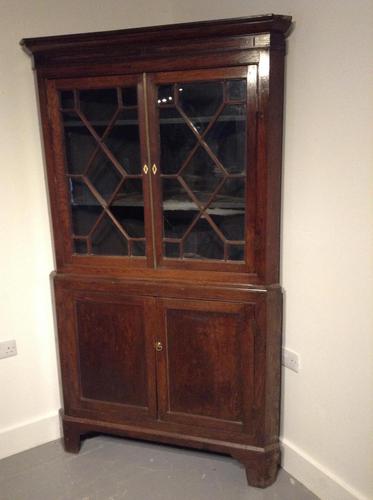 Oak corner cupboard (1 of 2)