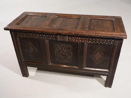 Early 18th Century Oak Panelled Coffer (1 of 7) Early 18th Century Oak Panelled Coffer (1 of 7)