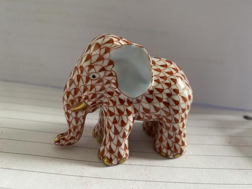 Herend Porcelain Elephent Figurine in Rust Fishnet Design with 24ct Gold Detail (1 of 7)