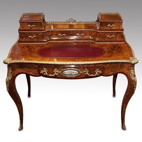 Victorian Walnut Desk (1 of 15) Victorian Walnut Desk (1 of 15)