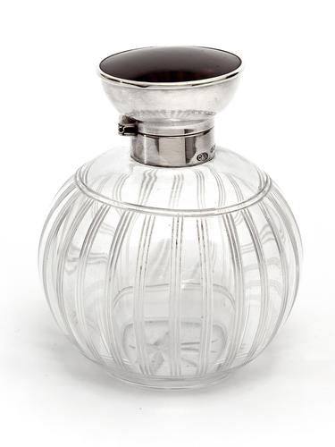 Silver Topped Perfume Bottle with a Tortoiseshell Lid and Clear Cut Glass Body (1 of 4) Silver Topped Perfume Bottle with a Tortoiseshell Lid and Clear Cut Glass Body (1 of 4)