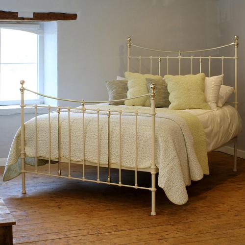 5ft Victorian Antique Bed With Curved Top Rail in Cream (1 of 5) 5ft Victorian Antique Bed With Curved Top Rail in Cream (1 of 5)