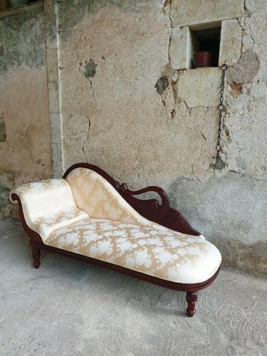 French Sofa, Beautiful Carved Day Bed (1 of 7) French Sofa, Beautiful Carved Day Bed (1 of 7)