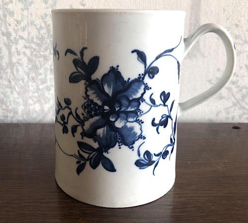 1st Period Worcester Mansfield Pattern Mug c.1758 (1 of 6) 1st Period Worcester Mansfield Pattern Mug c.1758 (1 of 6)