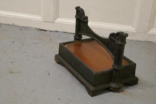 Heavy Cast Iron & Brick Boot Scraper (1 of 7) Heavy Cast Iron & Brick Boot Scraper (1 of 7)