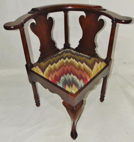 George II Red Walnut Corner Chair (1 of 7) George II Red Walnut Corner Chair (1 of 7)