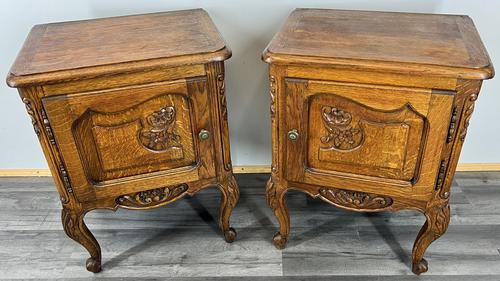 Pair of  Bedside Tables Vintage French Oak Ornate Nightstands Cabinets (1 of 16)