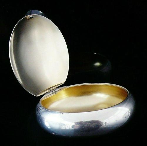 American Antique Sterling Silver Squeeze Release Snuff or Tobacco Box (1 of 8) American Antique Sterling Silver Squeeze Release Snuff or Tobacco Box (1 of 8)