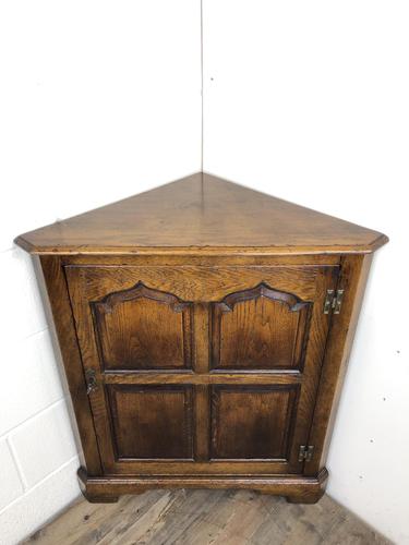 Early 20th Century Oak Corner Cupboard (1 of 8) Early 20th Century Oak Corner Cupboard (1 of 8)