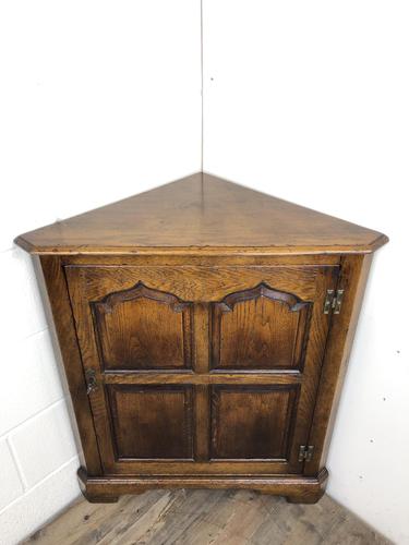 Early 20th Century Oak Corner Cupboard (1 of 8)