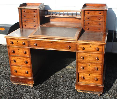 1900's Large Mahogany Dickens Desk with Leather inset (1 of 5) 1900's Large Mahogany Dickens Desk with Leather inset (1 of 5)