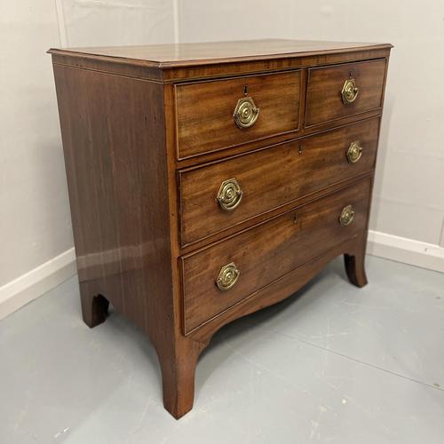 Small Georgian Mahogany Chest of Drawers (1 of 9)