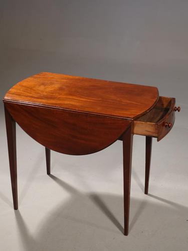 Good George III Period Oval Mahogany Pembroke Table (1 of 6) Good George III Period Oval Mahogany Pembroke Table (1 of 6)