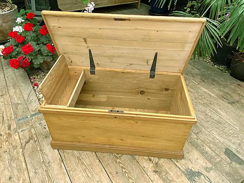 Wonderful Restored Old Pine Blanket Box / Chest / Trunk / Coffee Table (1 of 8)