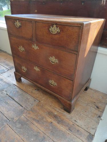 Neat English 18th Century Oak Chest of Drawers (1 of 11) Neat English 18th Century Oak Chest of Drawers (1 of 11)
