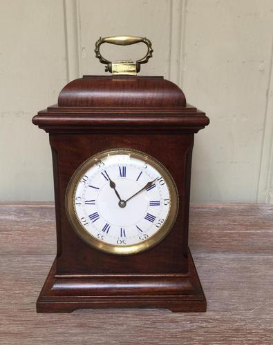 Small Mahogany 18th Century Style Bracket Clock (1 of 11) Small Mahogany 18th Century Style Bracket Clock (1 of 11)