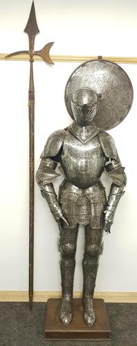 19th Century Copy of Italian Venetian Medieval Armour (1 of 9) 19th Century Copy of Italian Venetian Medieval Armour (1 of 9)